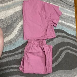 Light pink, small scrub set.